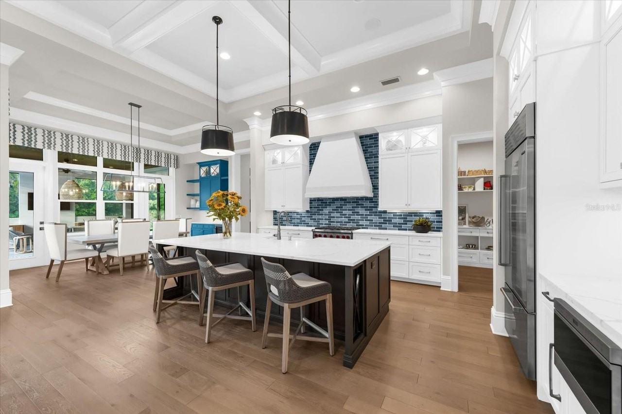 8407 Lindrick Ln - Photo 6 of 26