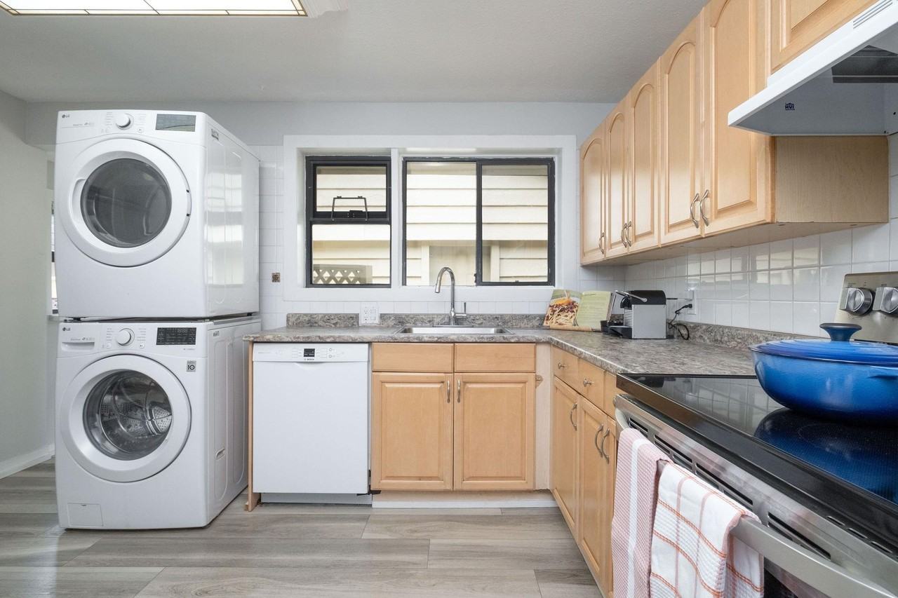 8271 Laurel Street - Photo 6 of 12