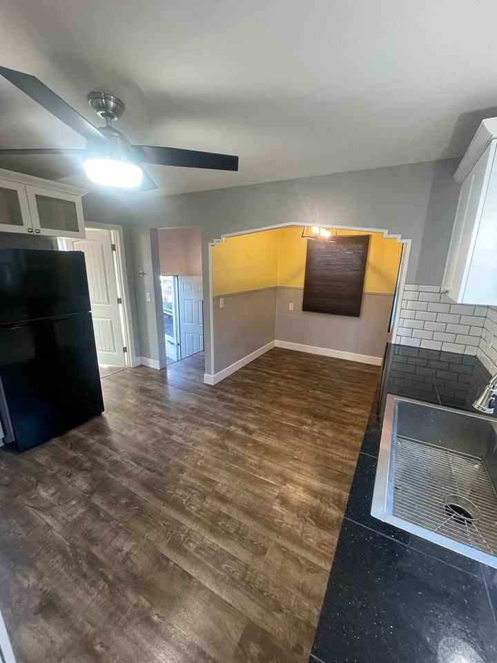 229 E Vine St - Photo 5 of 23