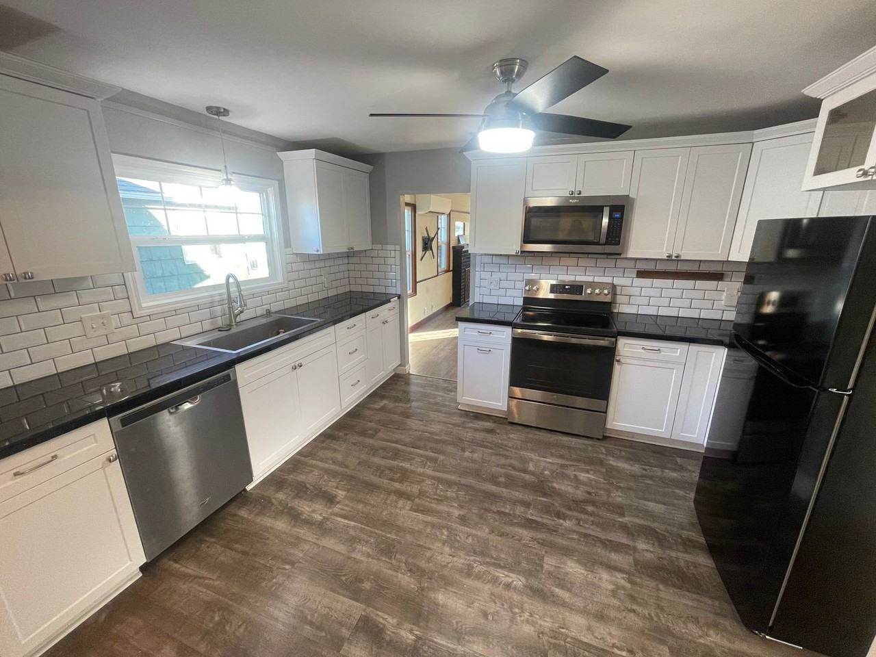 229 E Vine St - Photo 7 of 23