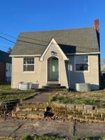 featured image of 229 E Vine St