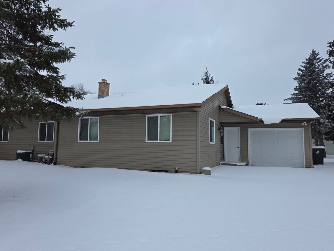 539 East Ave - Photo 2 of 16