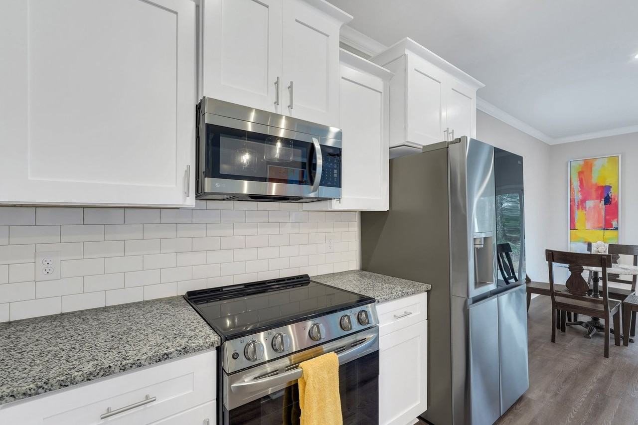 84 Dorsey Dr - Photo 2 of 20