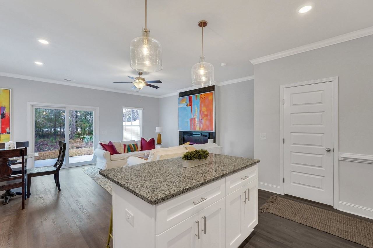 84 Dorsey Dr - Photo 3 of 20