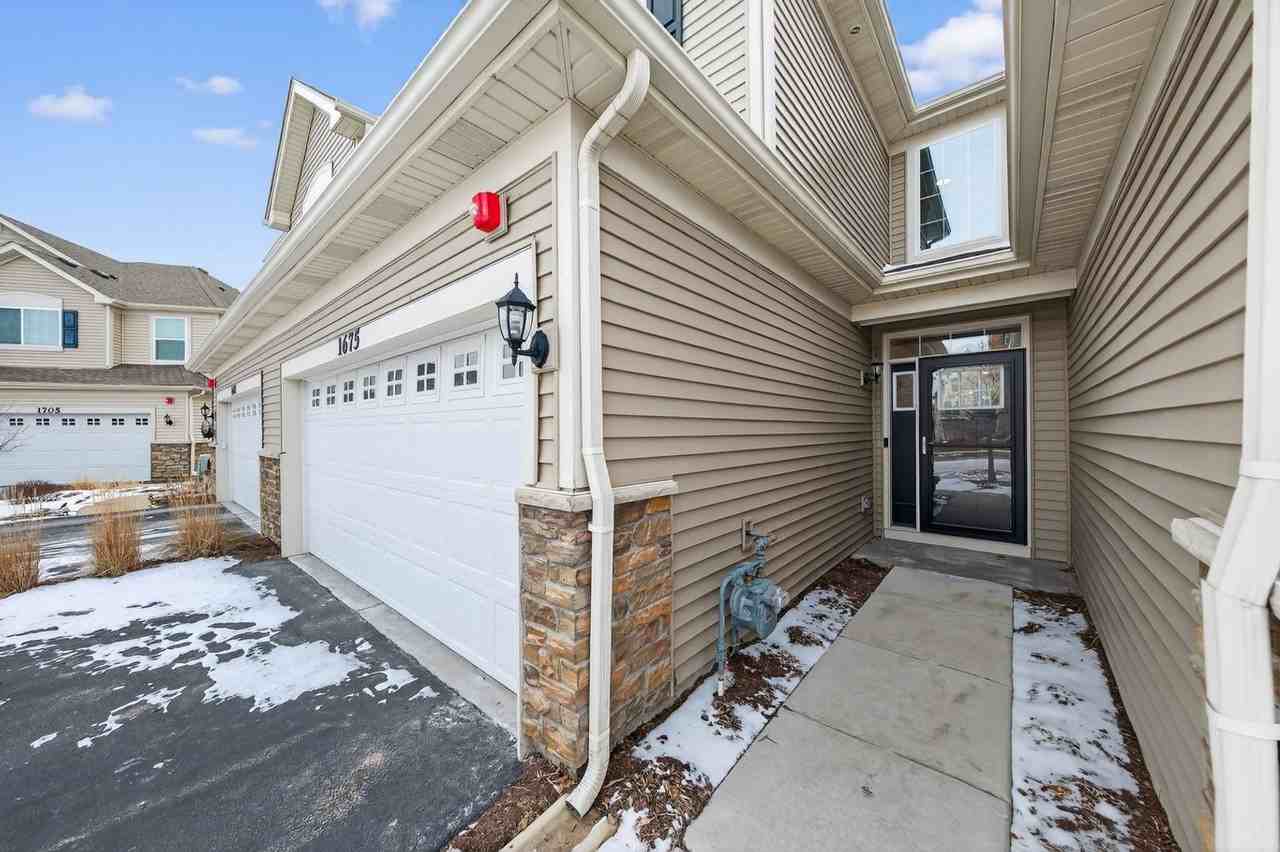 1675 Kraft Ave - Photo 3 of 36