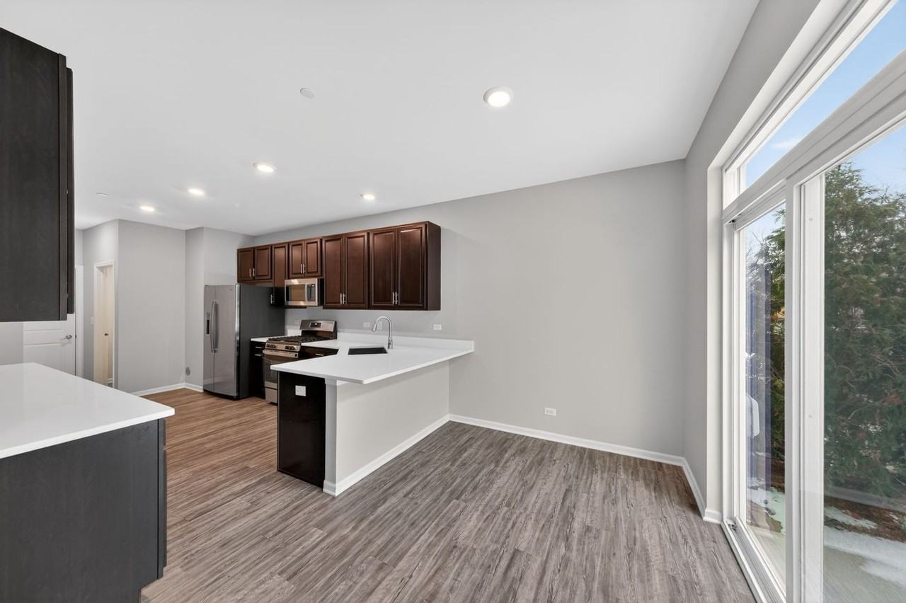 1675 Kraft Ave - Photo 7 of 36