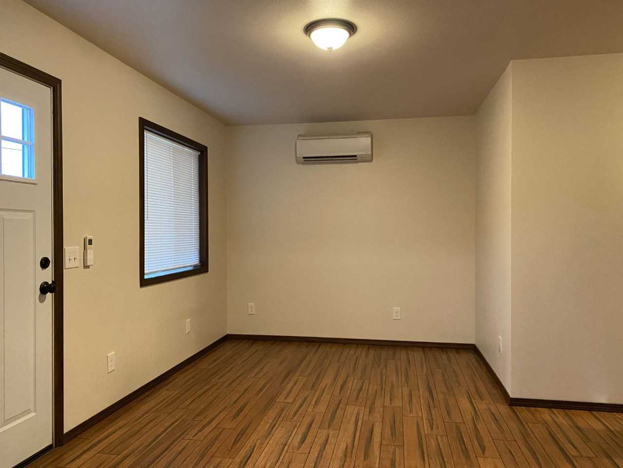 911 Poplar Dr - Photo 6 of 30