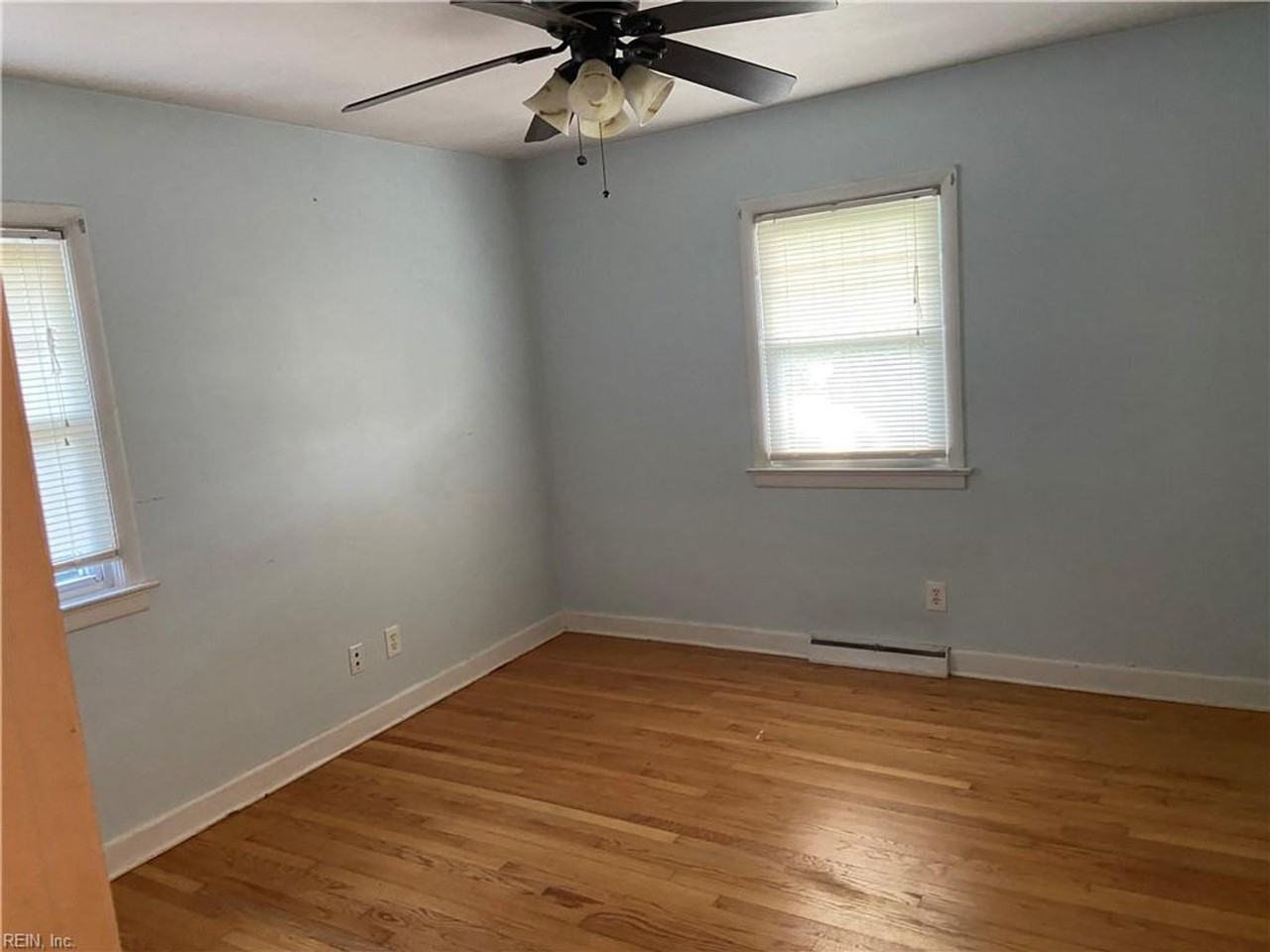 2950 N Lynnhaven Rd - Photo 4 of 15