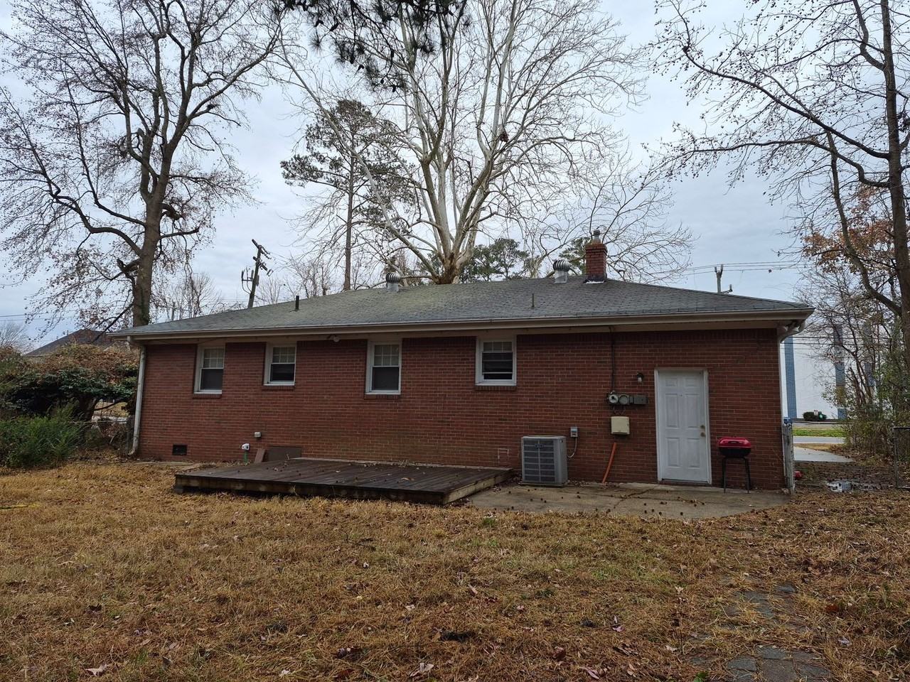 2950 N Lynnhaven Rd - Photo 5 of 15