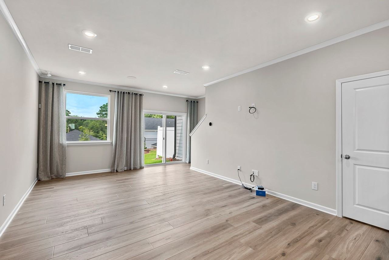 2020 Rockface Way - Photo 4 of 23