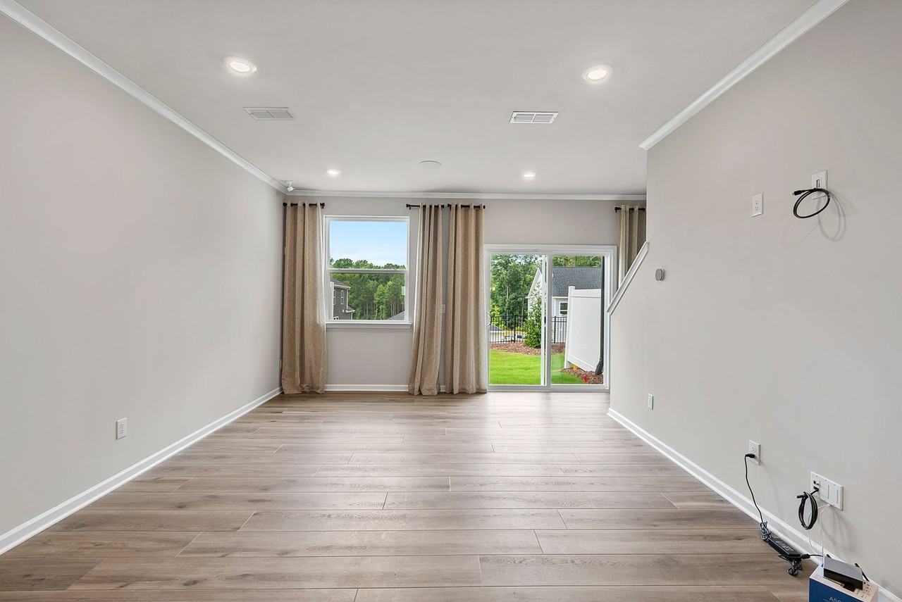 2020 Rockface Way - Photo 7 of 23