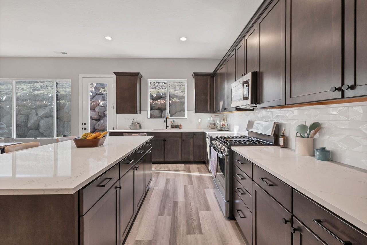 878 S Walker Way - Photo 6 of 38