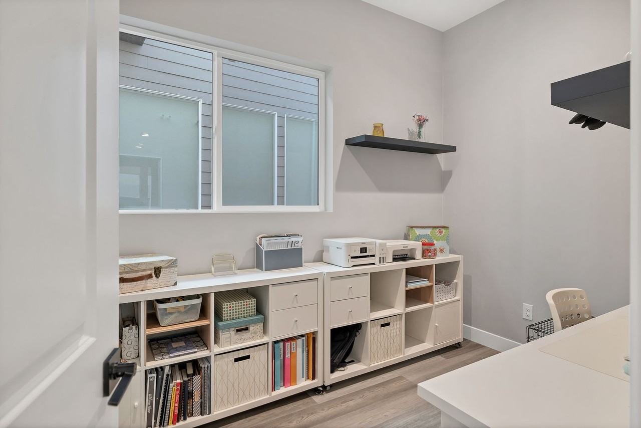 878 S Walker Way - Photo 7 of 38