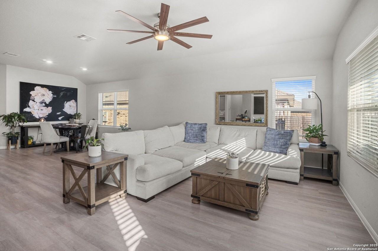 15046 Gelding Hts - Photo 4 of 21