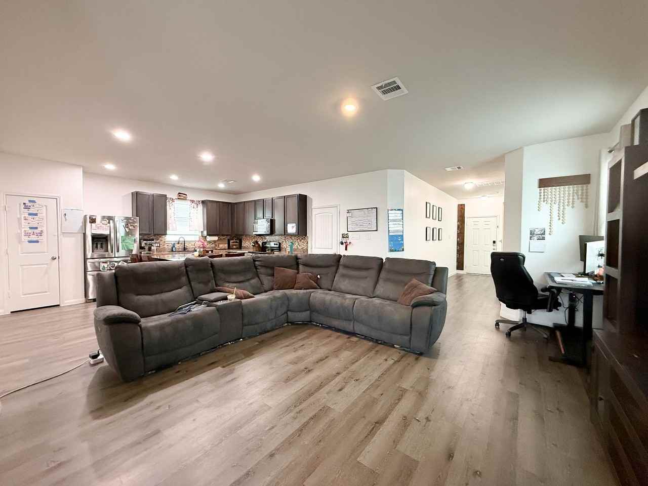 970 Harper Ln - Photo 3 of 15