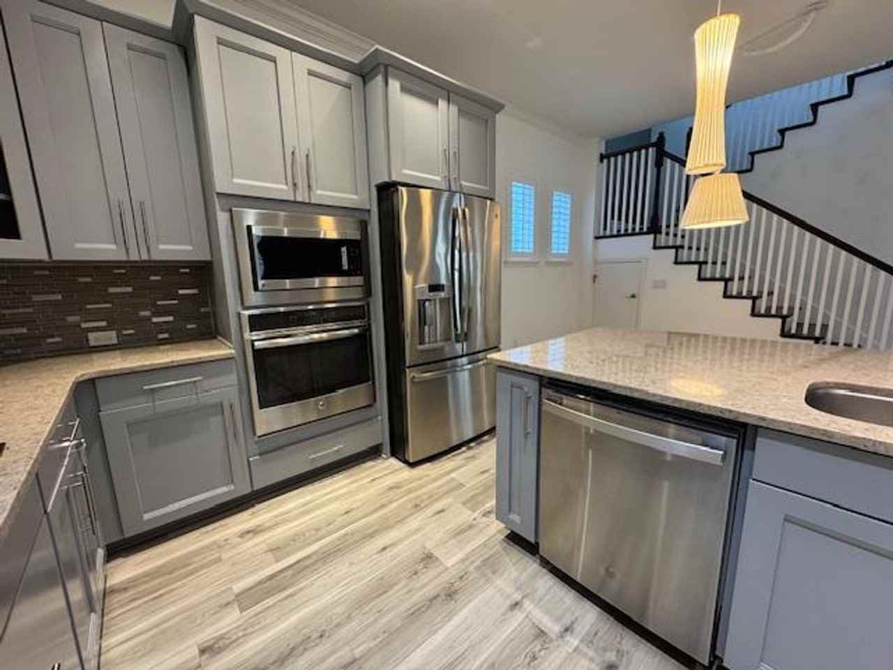 1515 Resolute St - Photo 7 of 36