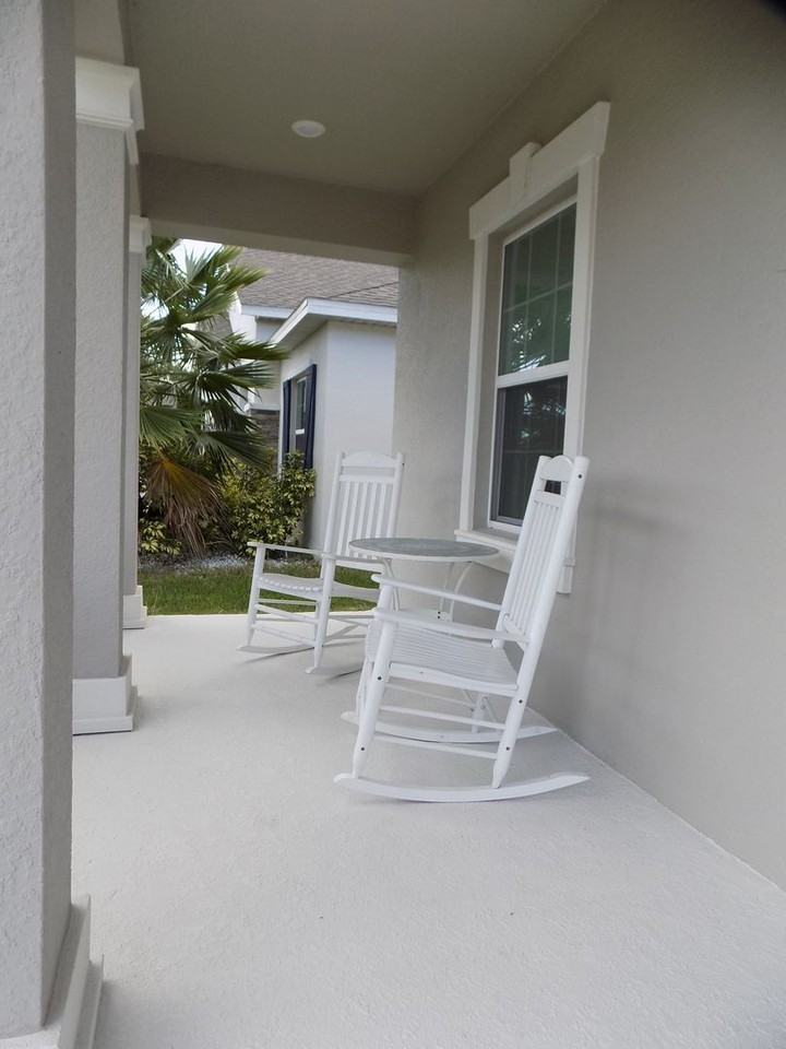 1713 Chatsworth Cir - Photo 3 of 36