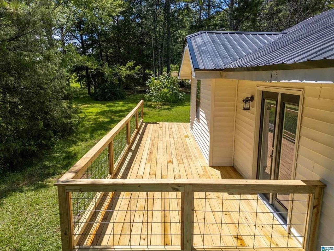 1890 Nisbet Lake Rd - Photo 7 of 10