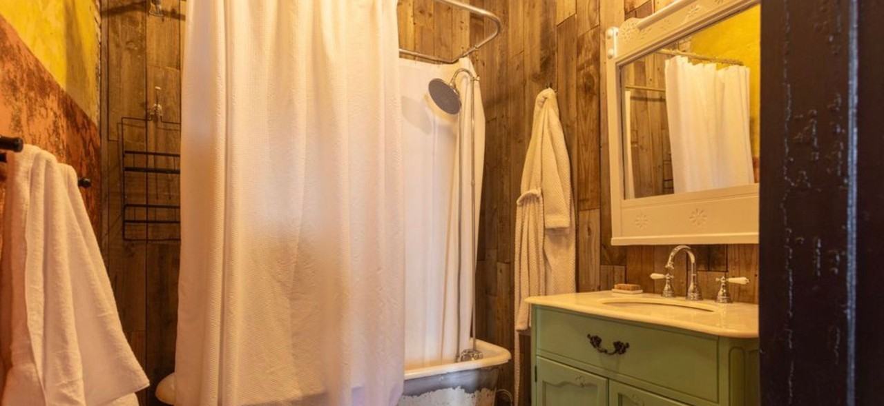 723 S Center St - Photo 2 of 11