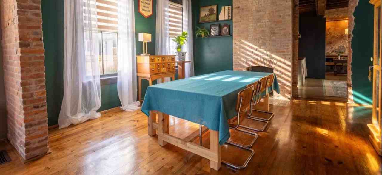 723 S Center St - Photo 6 of 11