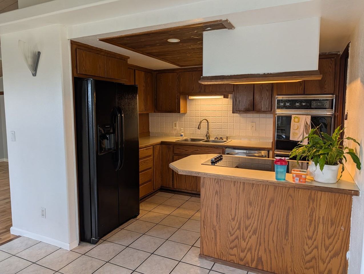 825 N Laventure Rd - Photo 4 of 14