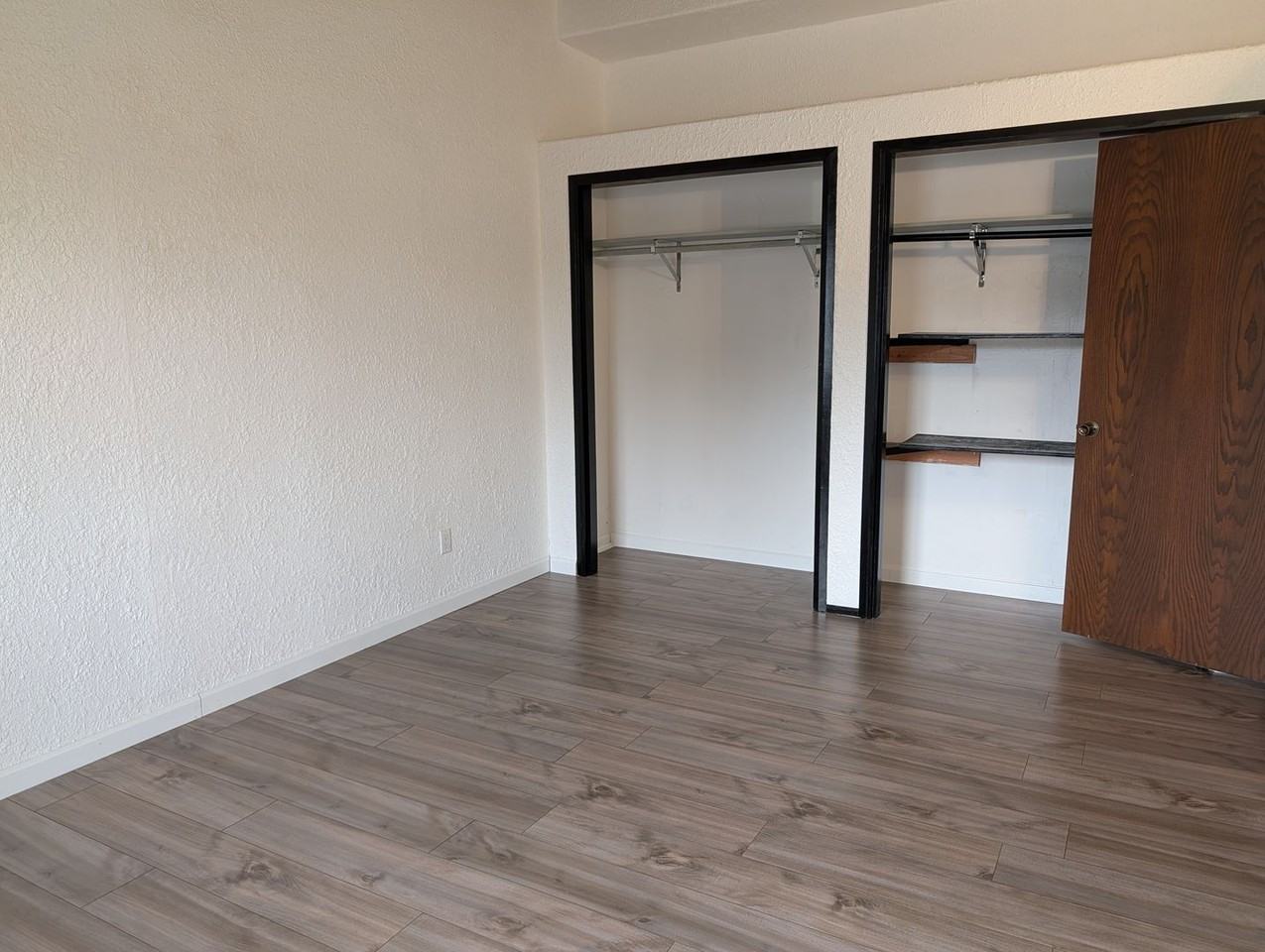 825 N Laventure Rd - Photo 5 of 14