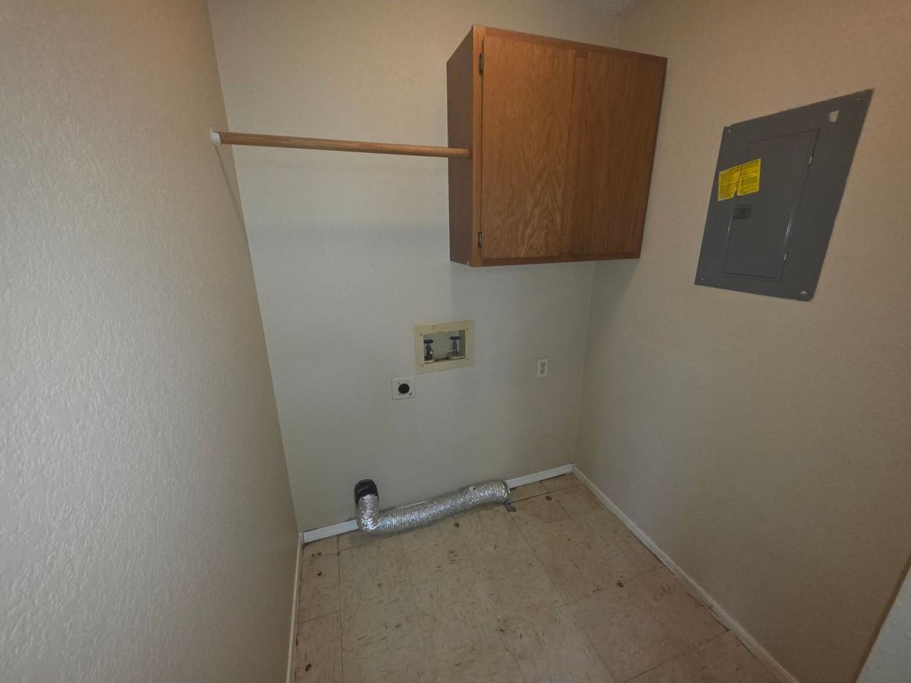 1909 Cypress Place - Photo 3 of 11