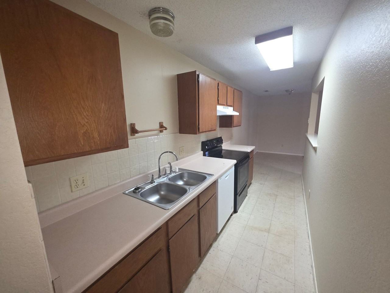 1909 Cypress Place - Photo 5 of 11