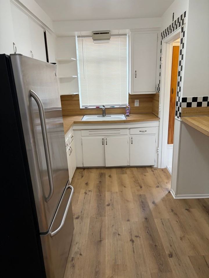 22531 Lyndon St - Photo 6 of 12