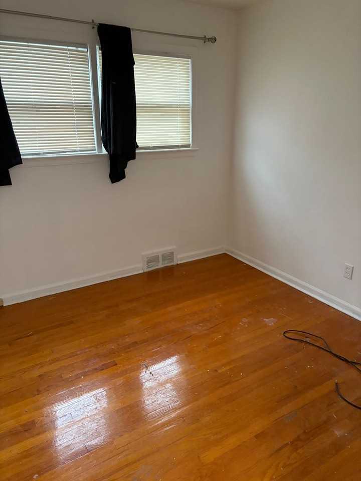 22531 Lyndon St - Photo 7 of 12