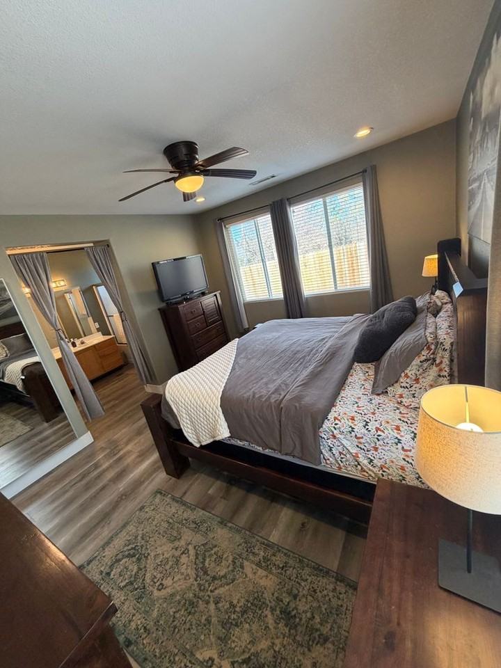 7985 Monterey Shores Dr - Photo 4 of 9