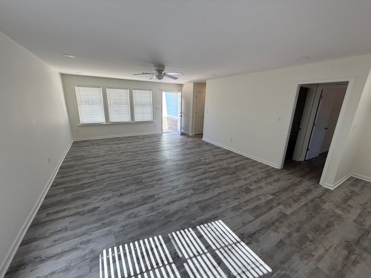 834 Lockett Station Rd - Photo 4 of 13