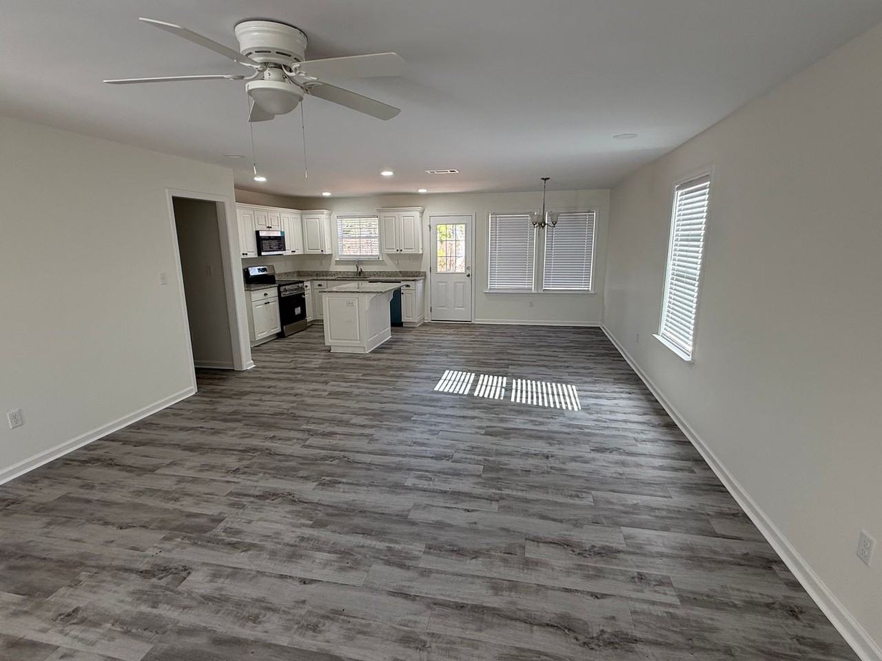 834 Lockett Station Rd - Photo 5 of 13