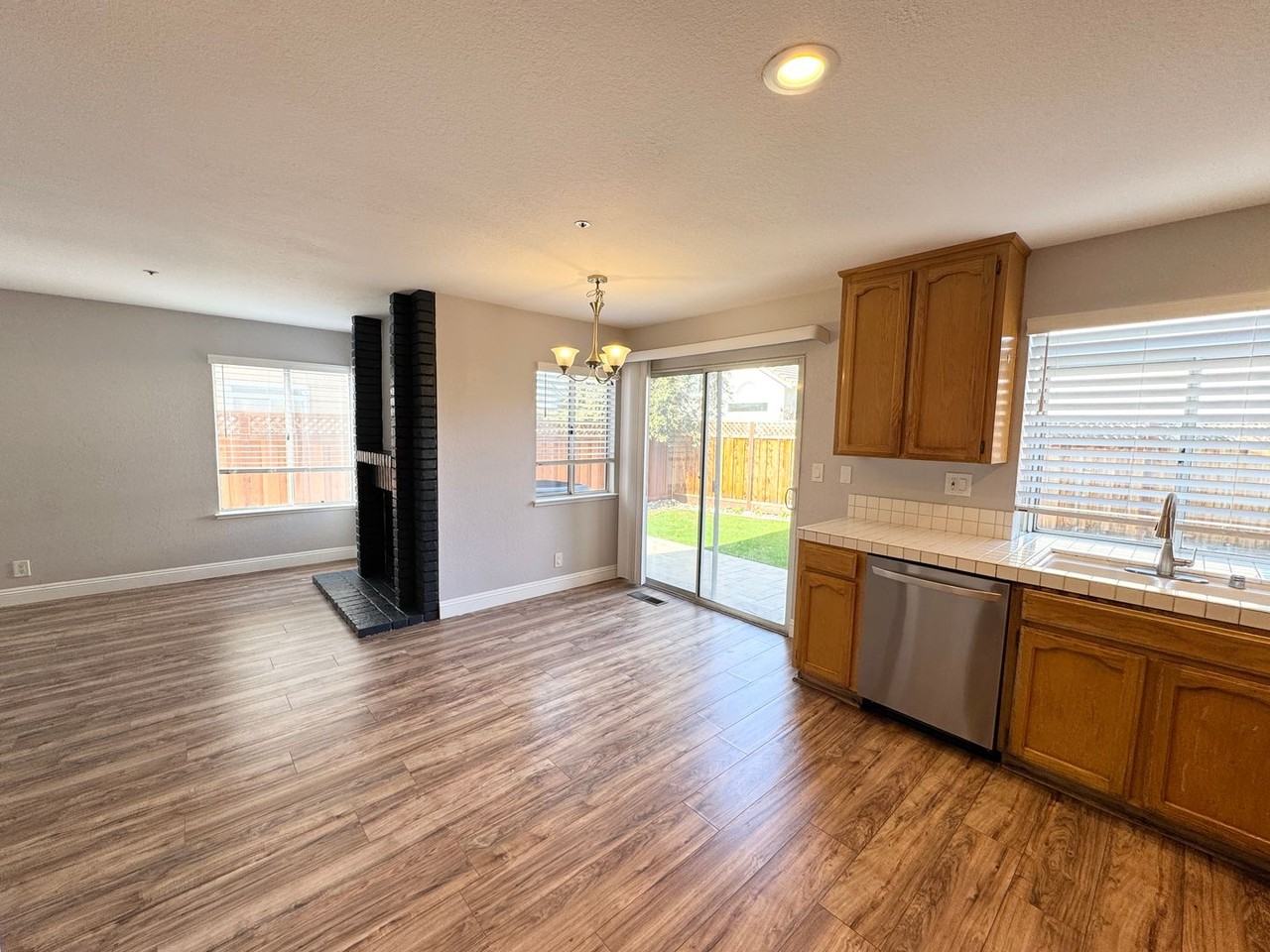 5312 Hillflower Dr - Photo 3 of 14