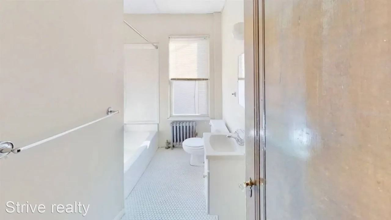 188 Nelson St - Photo 7 of 11