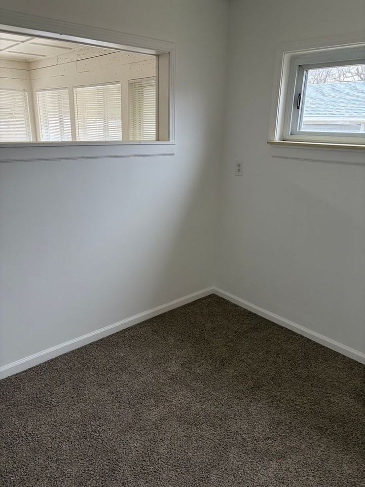 25725 Princeton St - Photo 3 of 16