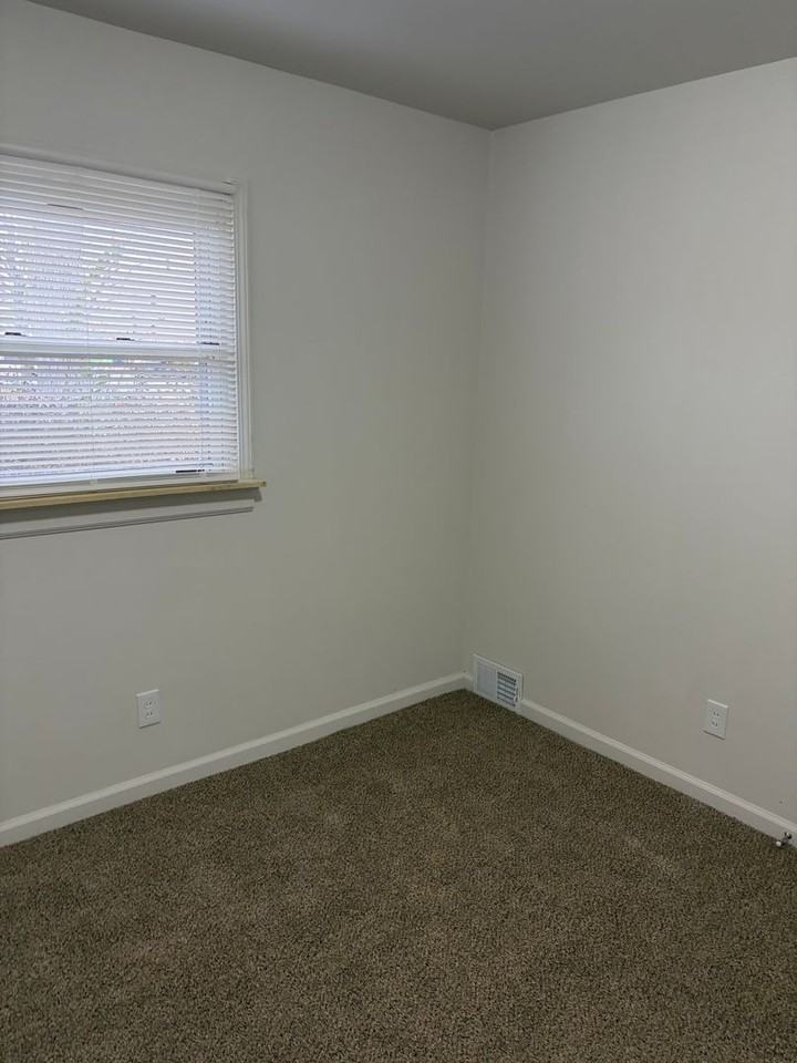 25725 Princeton St - Photo 6 of 16