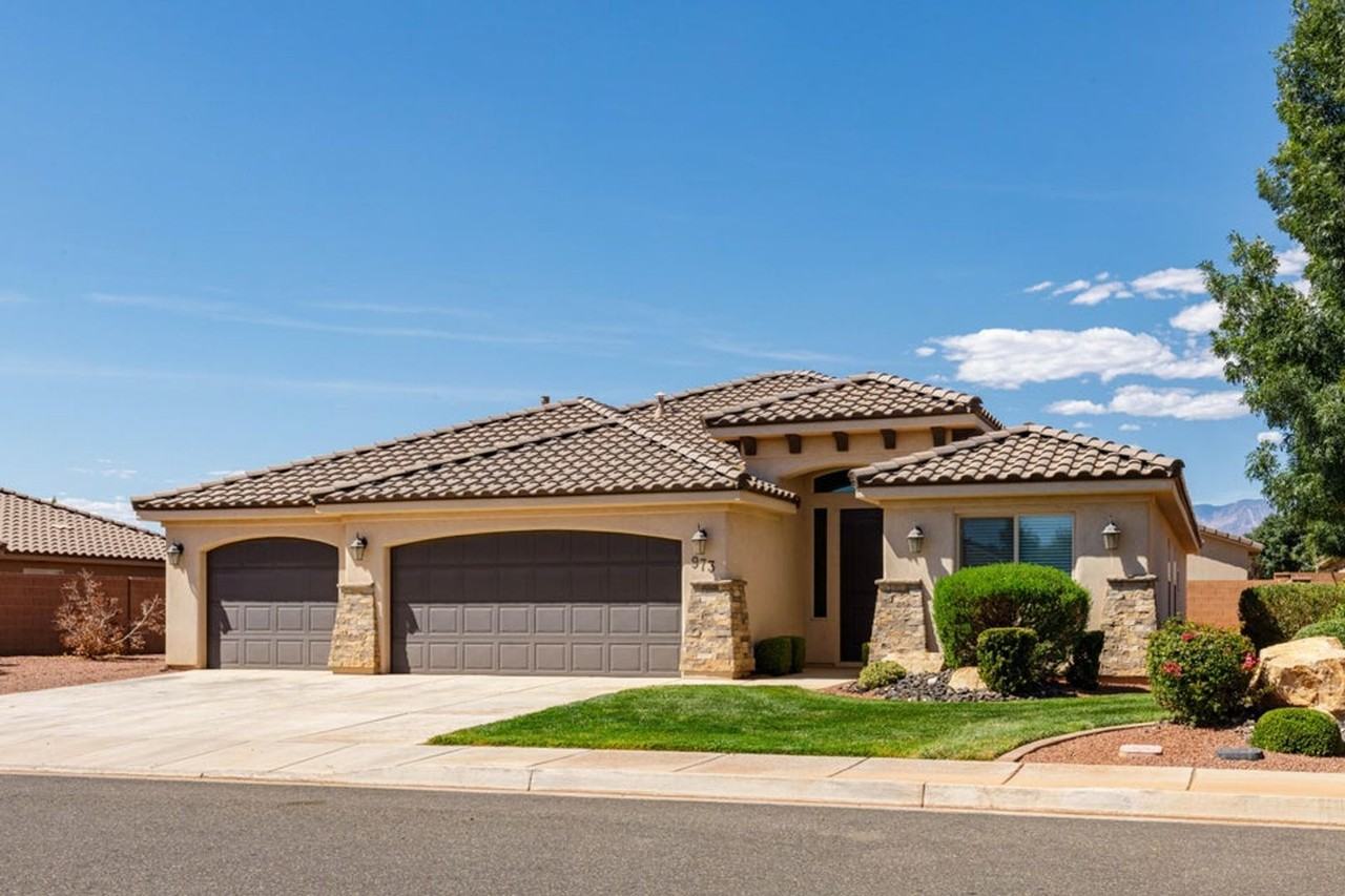 973 E 3850 S - Photo 2 of 37