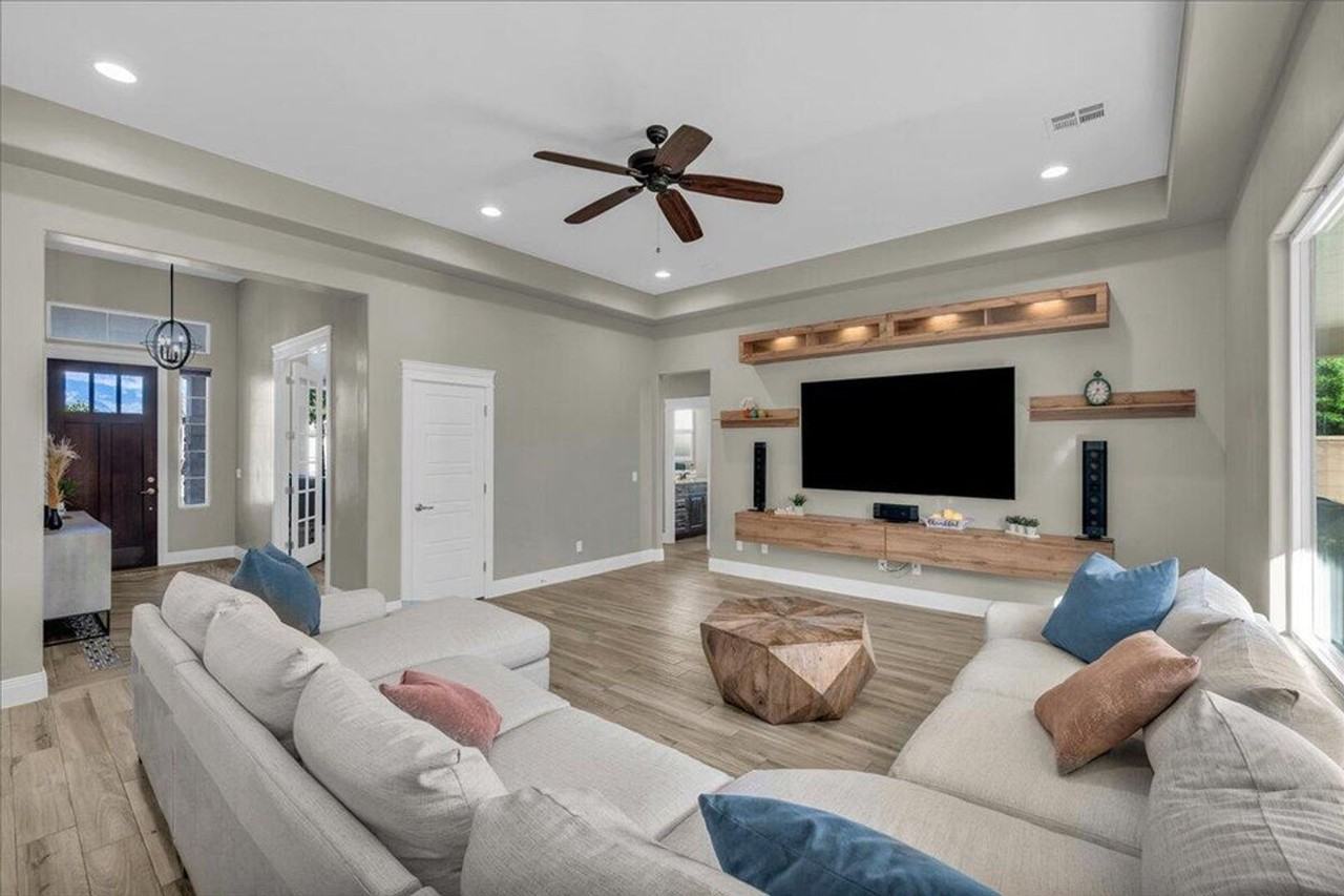 428 E Steeplechase Rd - Photo 5 of 25