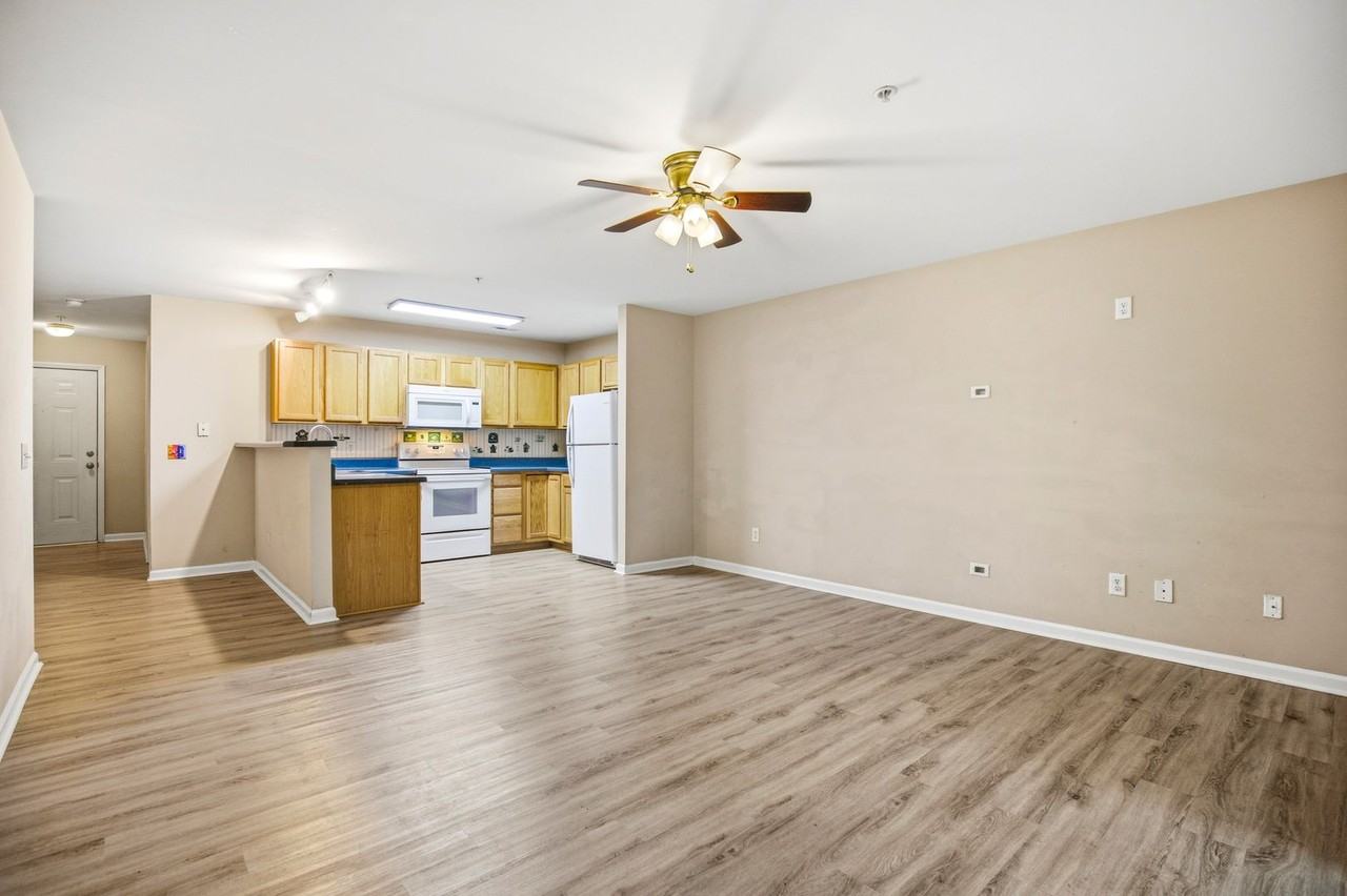 3000 Trailwood Pines Ln - Photo 3 of 35