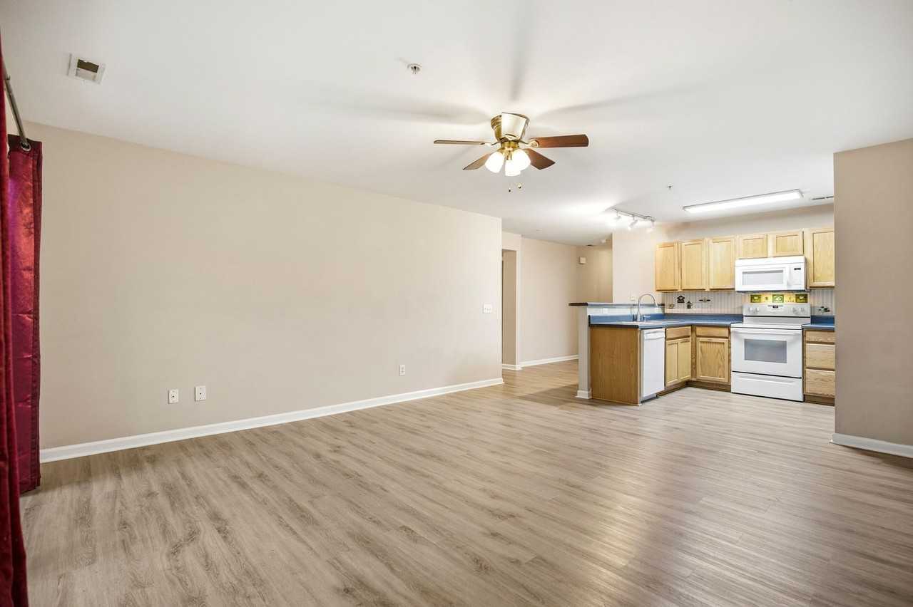 3000 Trailwood Pines Ln - Photo 5 of 35