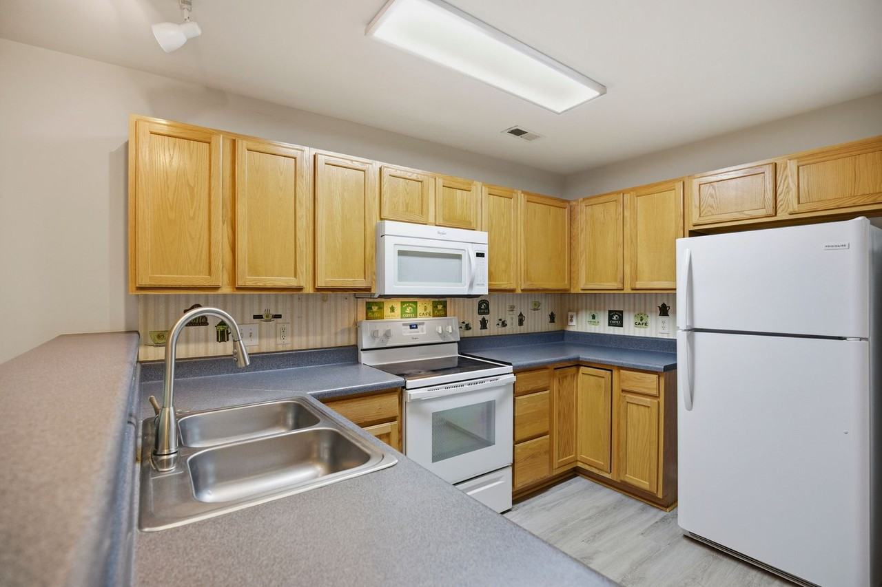 3000 Trailwood Pines Ln - Photo 7 of 35