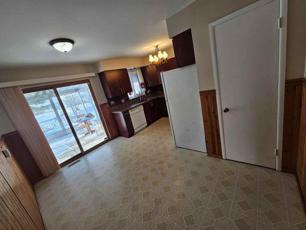 30503 Dover Ave - Photo 7 of 25