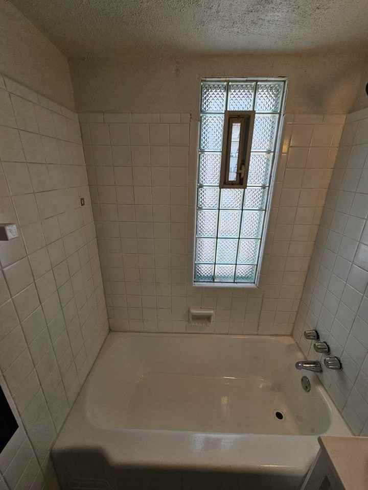 16307 Eastburn St - Photo 2 of 17