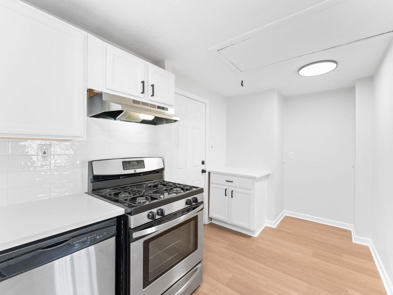 12 Rockland Ter - Photo 2 of 25