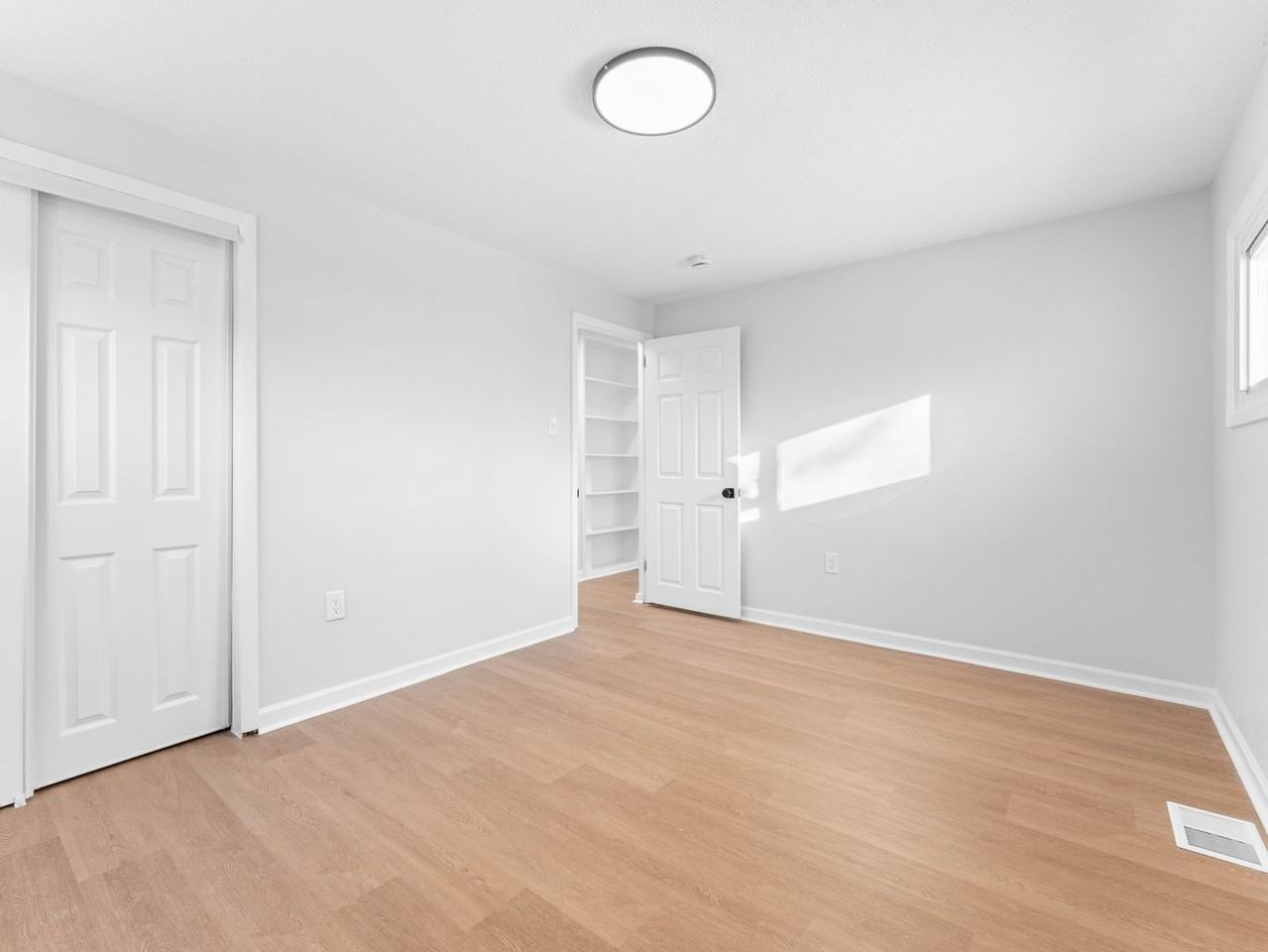 12 Rockland Ter - Photo 5 of 25