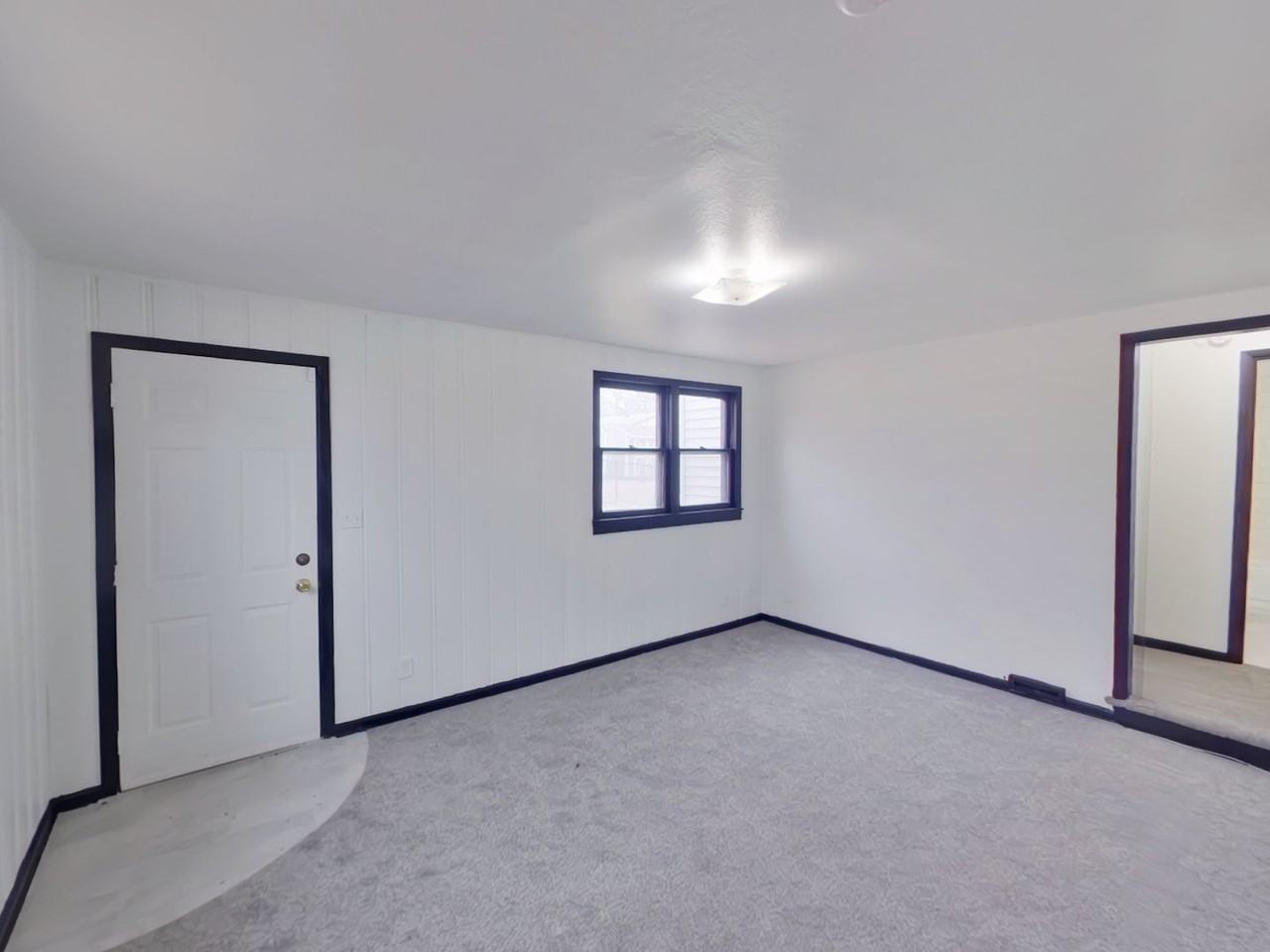 1842 N Chautauqua Ave - Photo 5 of 9