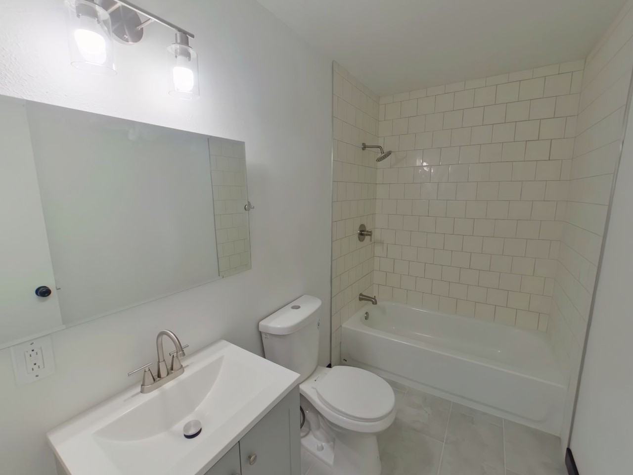 1842 N Chautauqua Ave - Photo 7 of 9