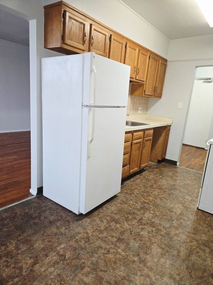 10 S West St - Photo 2 of 10