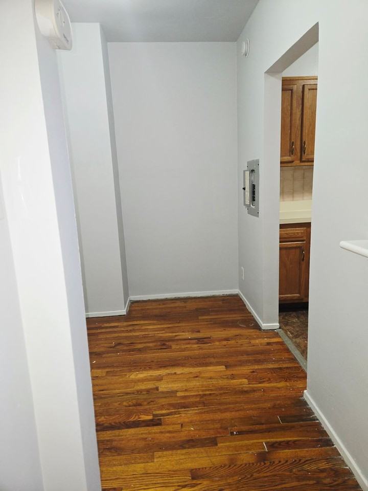 10 S West St - Photo 4 of 10